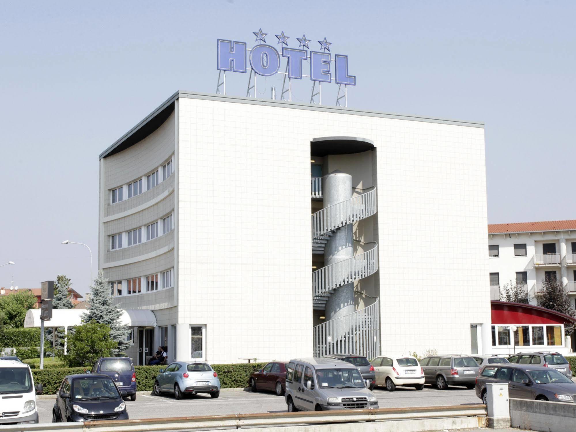 Hotel Donizetti Lallio Exterior photo